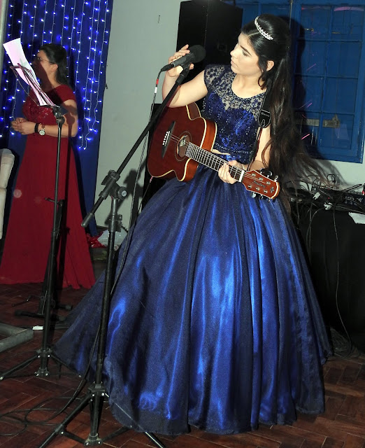 Parabéns Raissa Bandeira Pereira por seu Aniversário de 15 anos dia 03 de Novembro (veja fotos e vídeos)