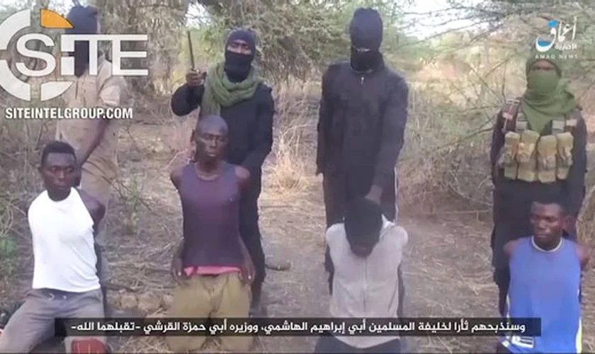Estado Islâmico executa 20 cristãos na Nigéria  Os terroristas afirmaram que o ato era para vingar a morte dos líderes do grupo no Oriente Médio.