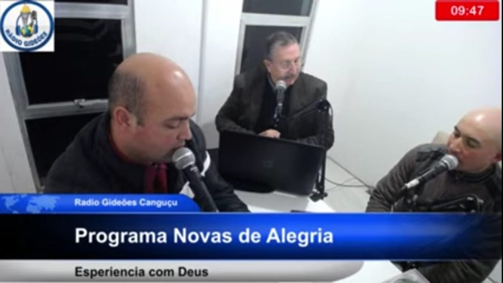 Entrevistado no Experiencia com Deus. Feliz M Boges conta que Deus Livrou da morte duas vez. Acidentede carro que ia morrer e quando  atirei no seu propio corpo aquemou minhas maos assista testemunho completo