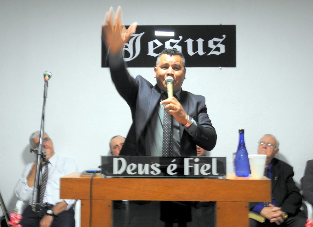 ASSEMBLEIA DE DEUS GIDEÕES FLORIDA REALIZOU CULTO EVANGELÍSTICO COM CANTOR JACIR LEMES veja fotos e vídeos de louvor e testemunho