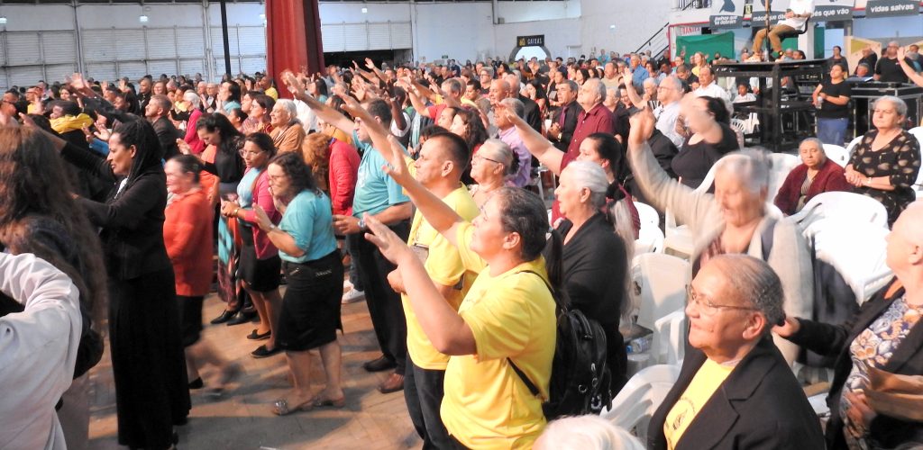 Álbum de fotos e vídeos do culto de encerramento do 31º congresso de Missões dos Gideoes RS.