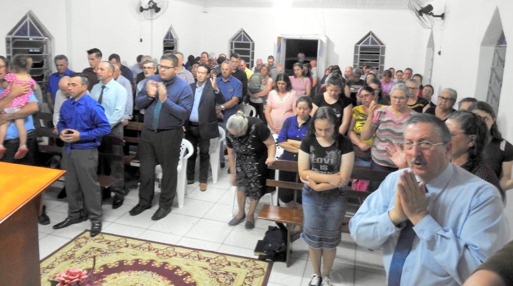 Álbum de fotos do culto dos 35 anos na Congregação  Assembléia de Deus Gideões Faxinal  3º distrito de Canguçu onde Deus abençoou grandemente