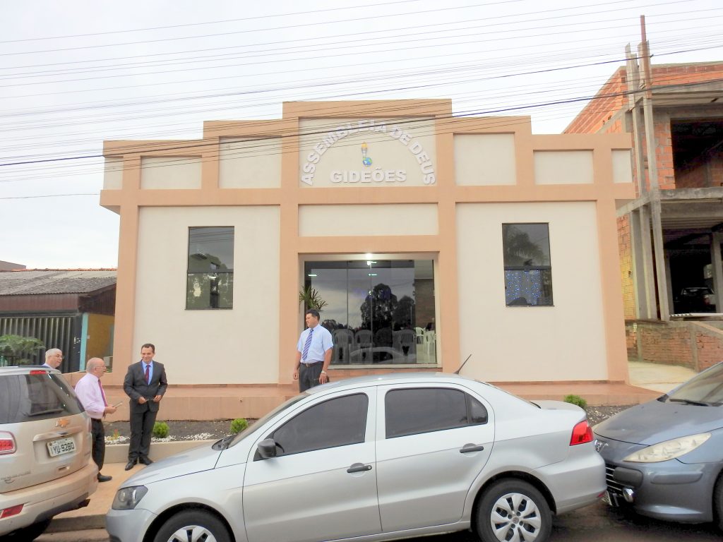 A Igreja Evangélica Assembleia de Deus Gideões na Dionisio Cerqueira SC. Recebeu á visitas dos pastores Adão Madeira para o culto de gratidão pelo aniversario Pr José. veja fotos e vídeos