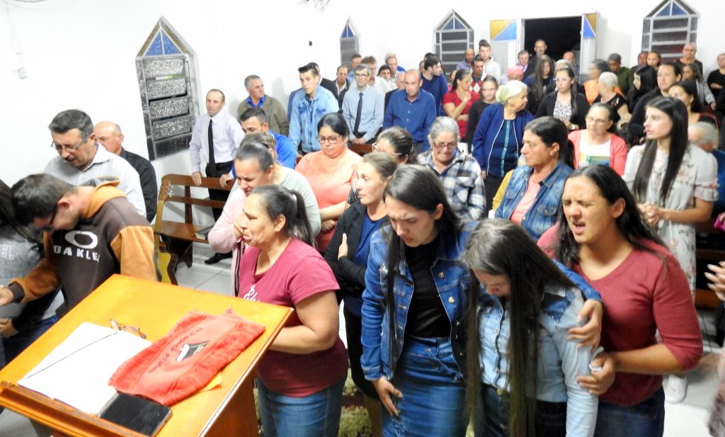 Fotos e vídeos da cruzada Assembléia de Deus Gideões no Faxina 3º de Canguçu RS. Com Pr. Valdeci Prates e cantores  Edelci e Adriana