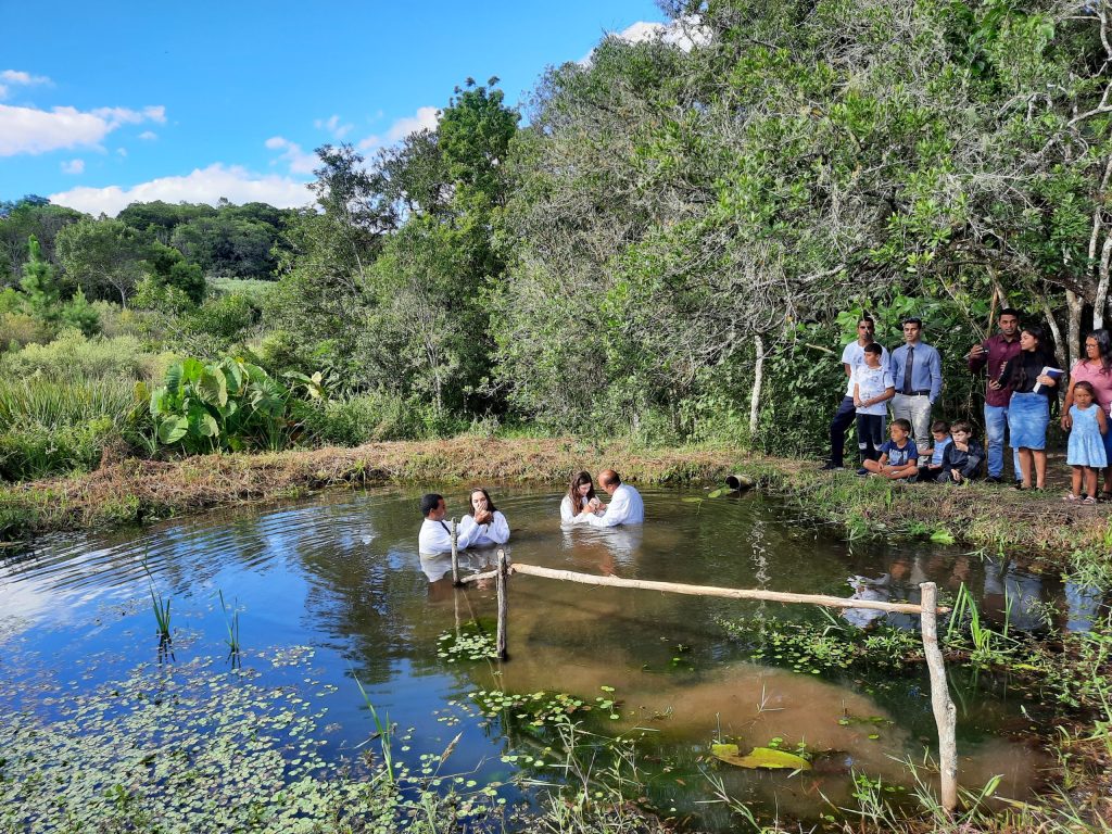 VEM AI! BATISMO EM AGUAS. UMA REALIZAÇÃO IGREJA ASSEMBLEIA DE DEUS GIDEÕES RS.