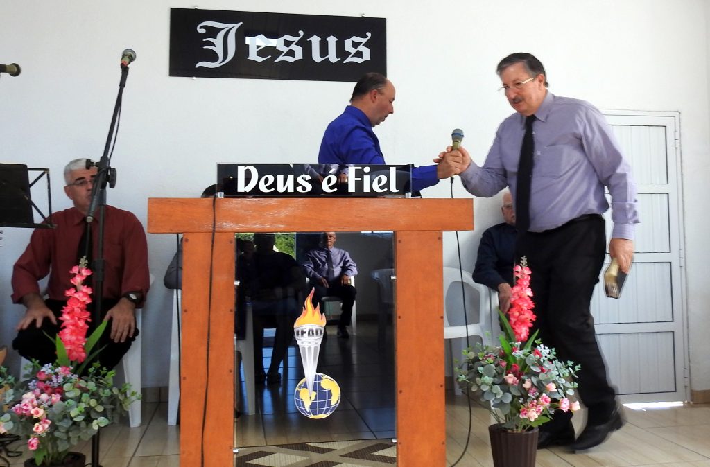 Culto Missionário na Florida foi marcado pelo poder de Deus com a mensagem os três clamores.assista e veja fotos do evento.