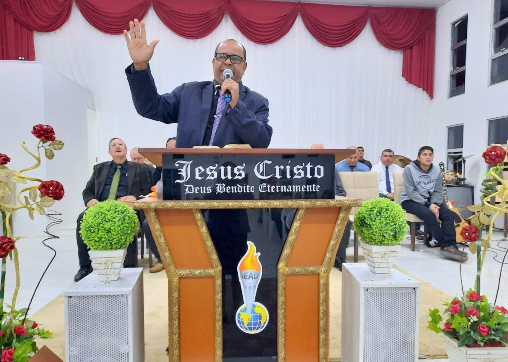 E ATENÇÃO VEM AI MAIS UMA CRUZADA EVANGELÍSTICA COM O PASTOR E CANTOR ELOIR FONSECA. confira.