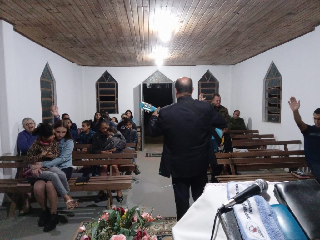 Culto  Missionário no Rincão dos Maias foi marcado pelo poder de Deus, e vidas aceitaram a Cristo. veja fotos