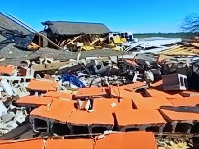 Igreja inteira em Kentucky sobreviveu após tornado destruir prédio inteiro: “Deus é tão bom para nós”